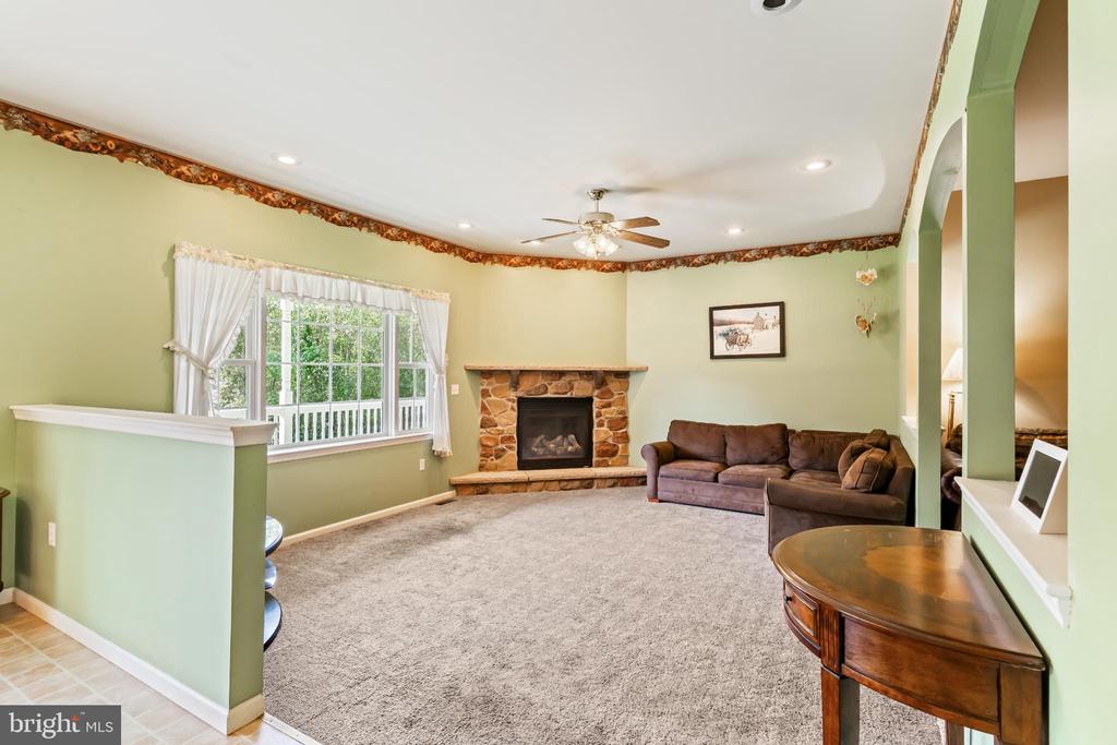 410 MAXINE DRIVE