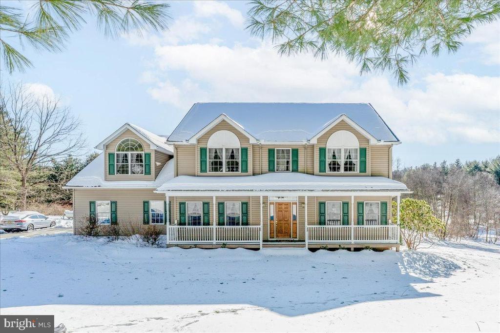410 MAXINE DRIVE