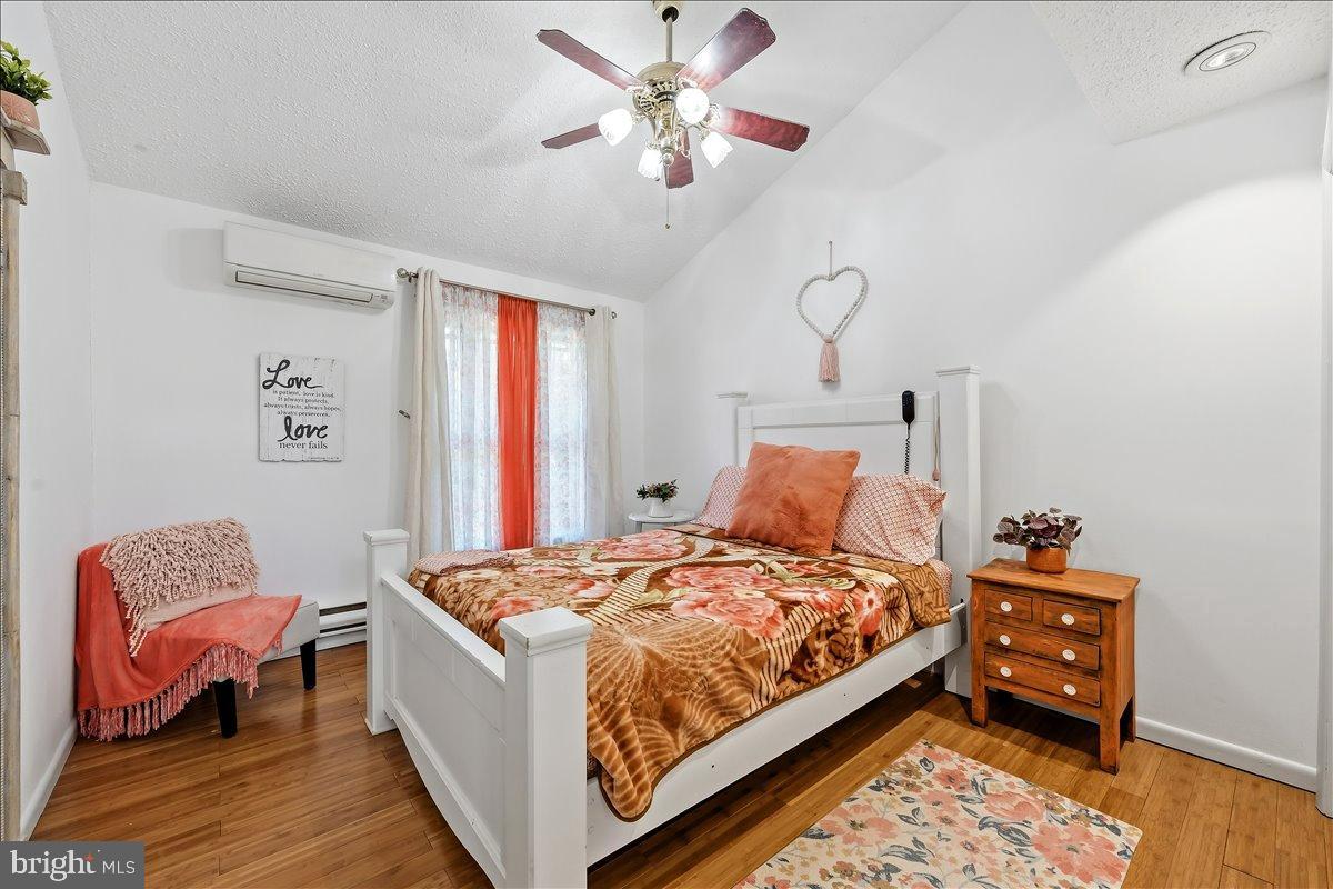 568 S OLD STAGE ROAD