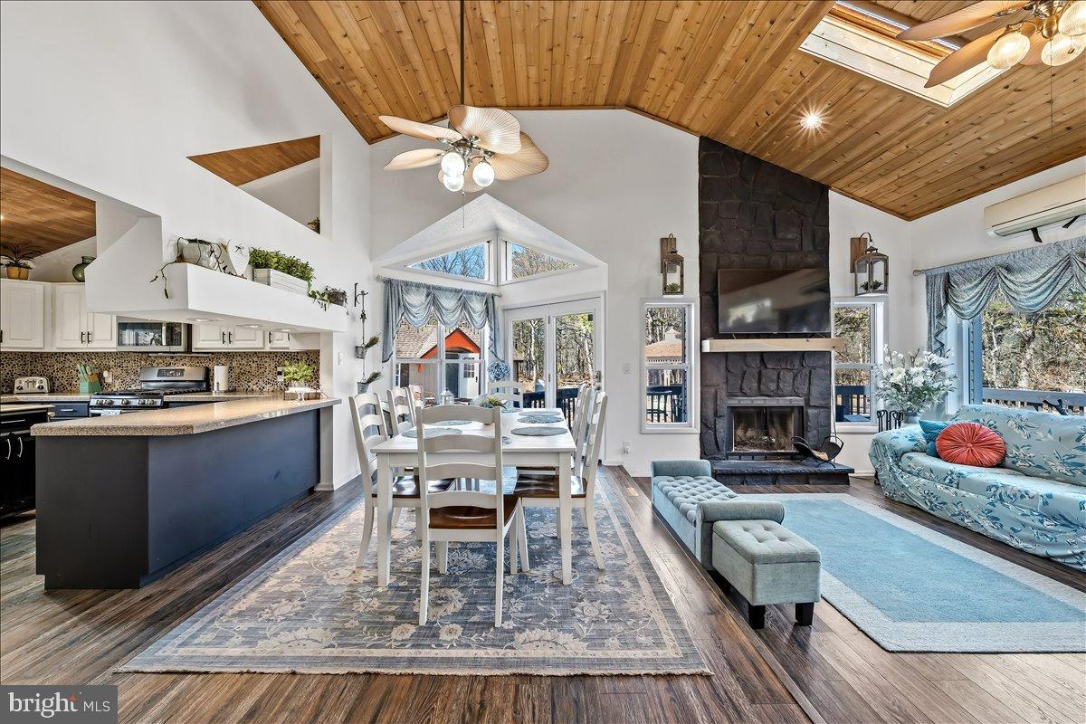 568 S OLD STAGE ROAD