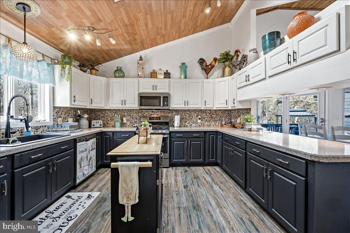 568 S OLD STAGE ROAD