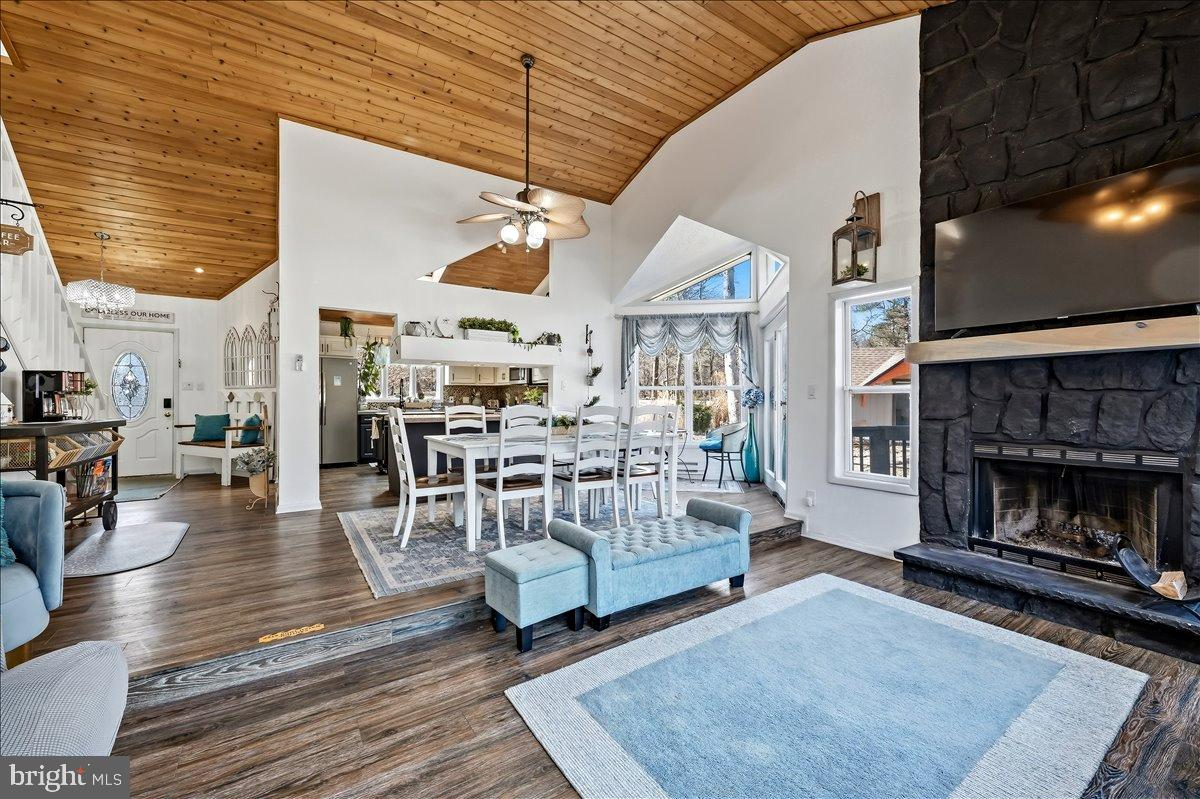 568 S OLD STAGE ROAD