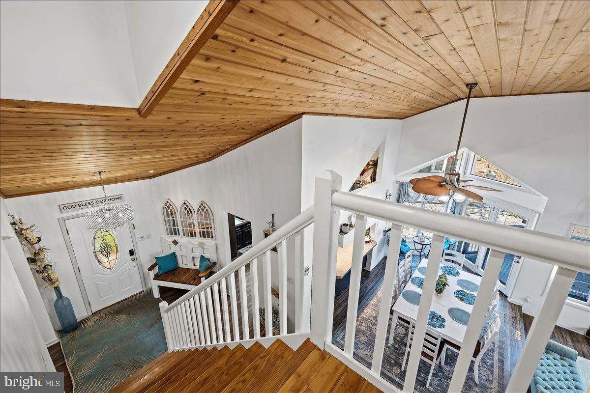 568 S OLD STAGE ROAD