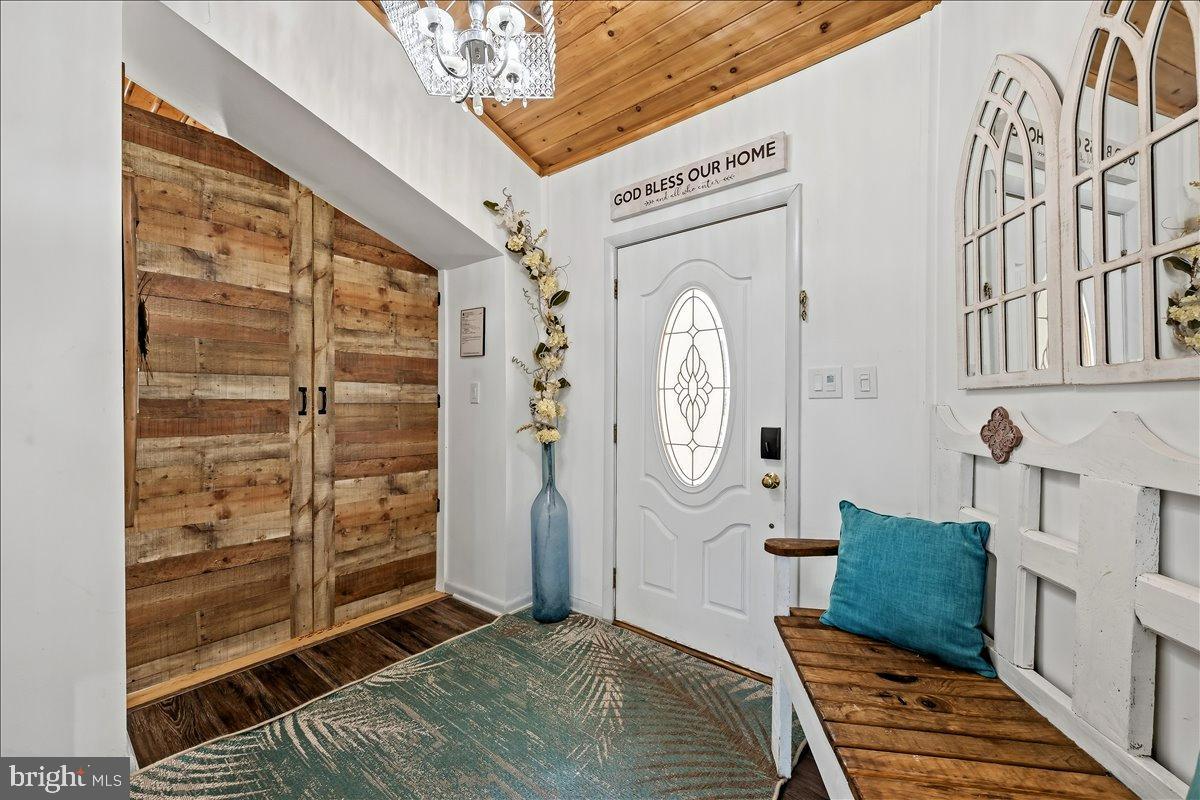 568 S OLD STAGE ROAD