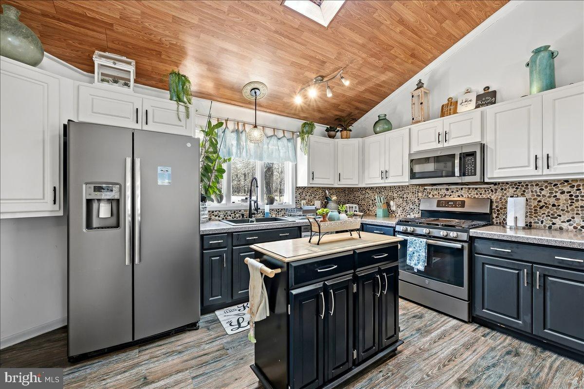 568 S OLD STAGE ROAD