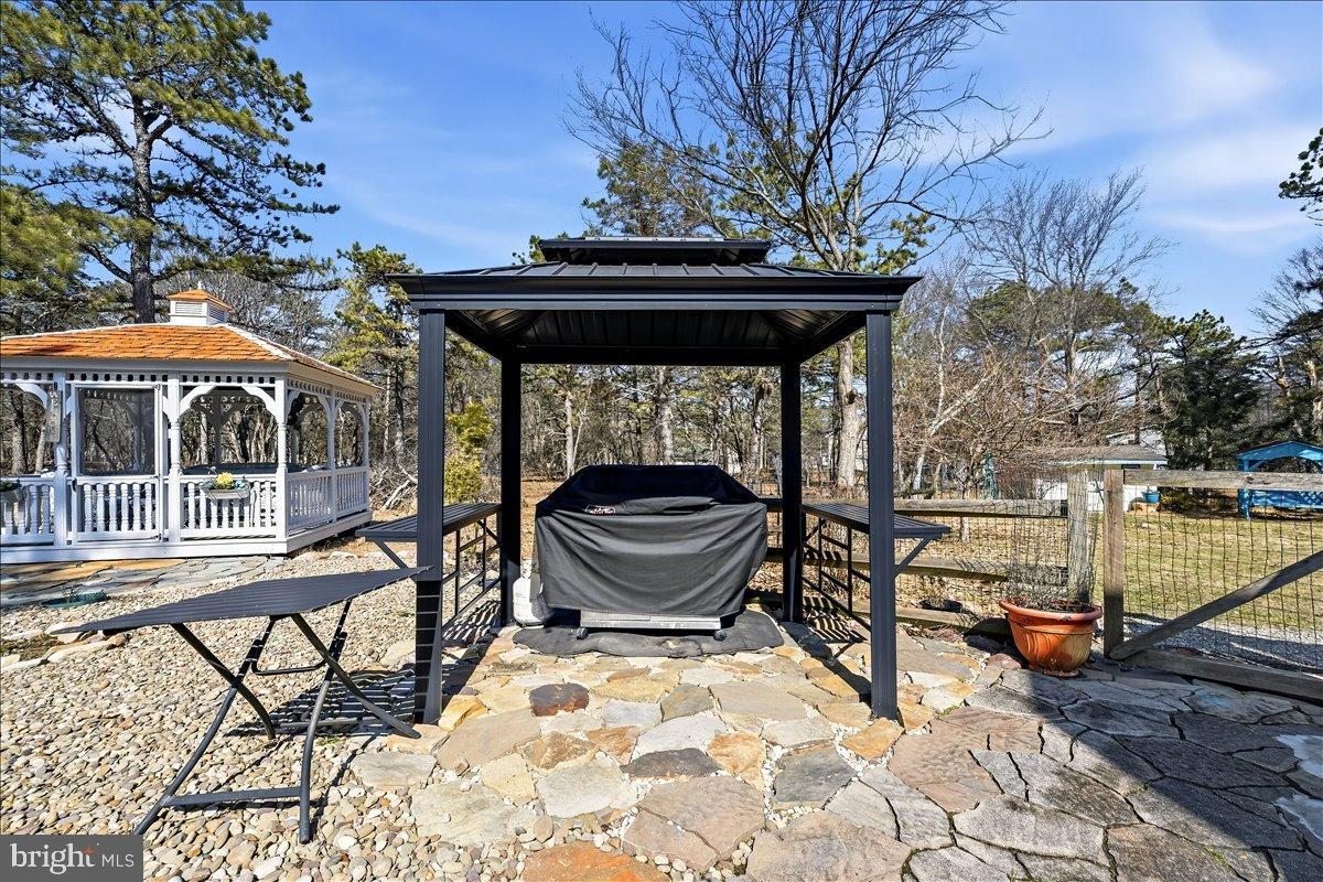 568 S OLD STAGE ROAD