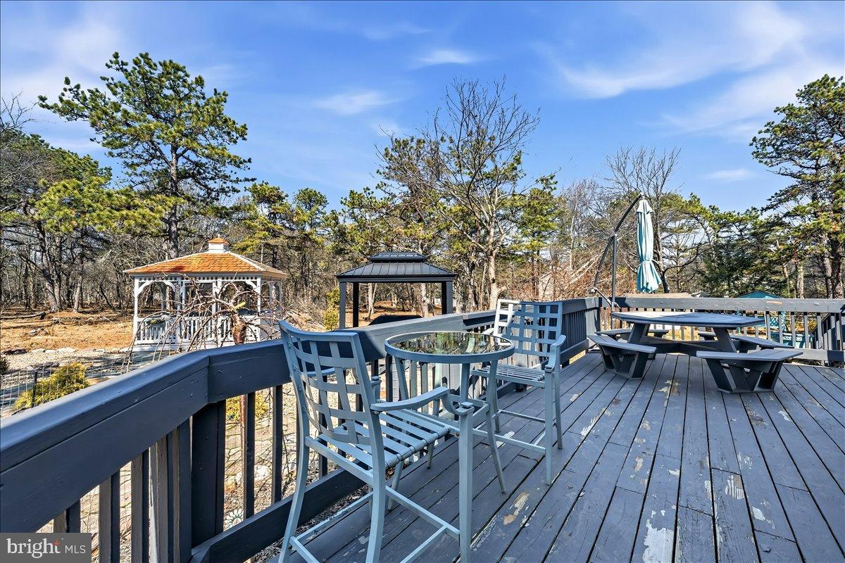 568 S OLD STAGE ROAD