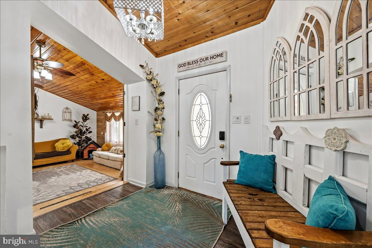 568 S OLD STAGE ROAD