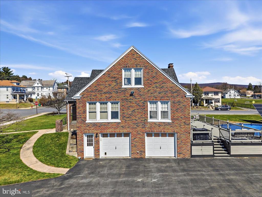 635 COAL STREET