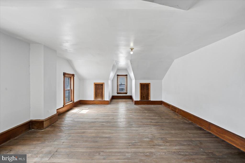 229 N 2ND STREET
