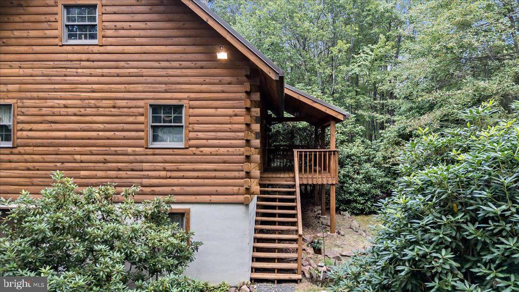 15 LOCUST DRIVE