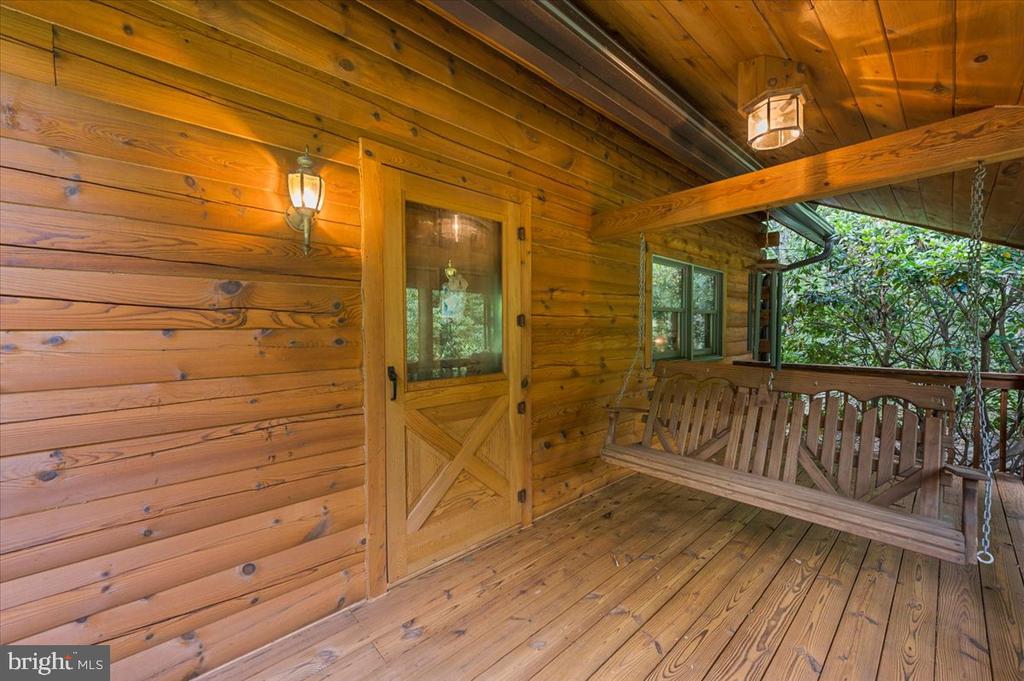 15 LOCUST DRIVE