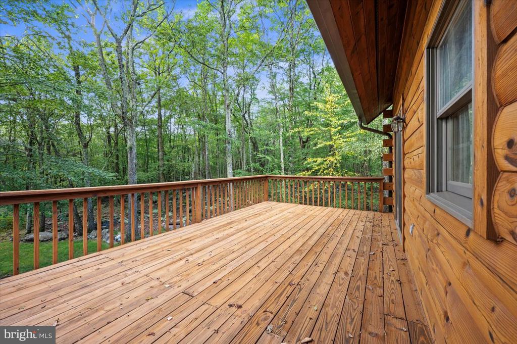 15 LOCUST DRIVE