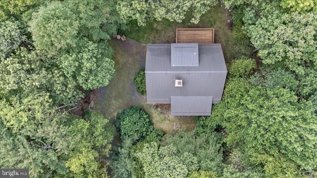 15 LOCUST DRIVE