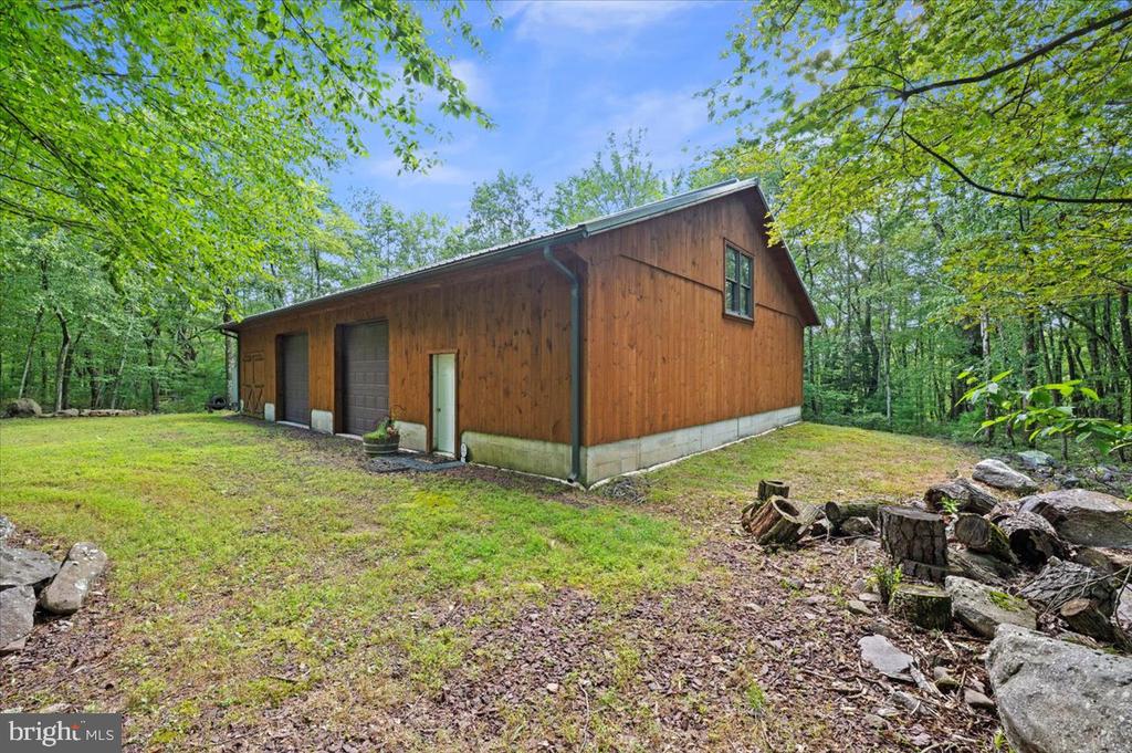 15 LOCUST DRIVE