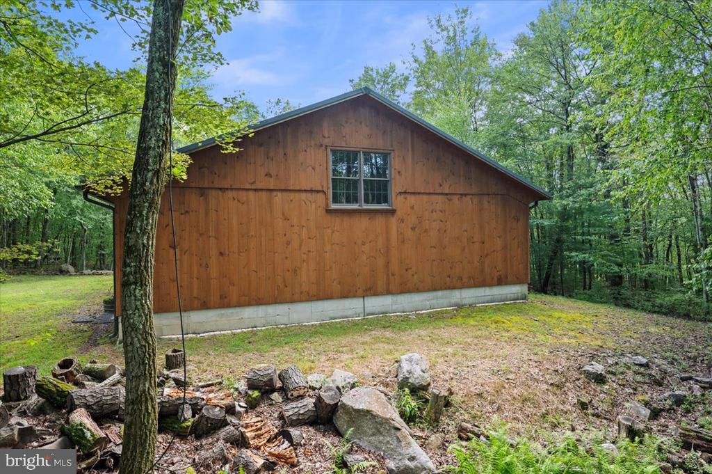 15 LOCUST DRIVE