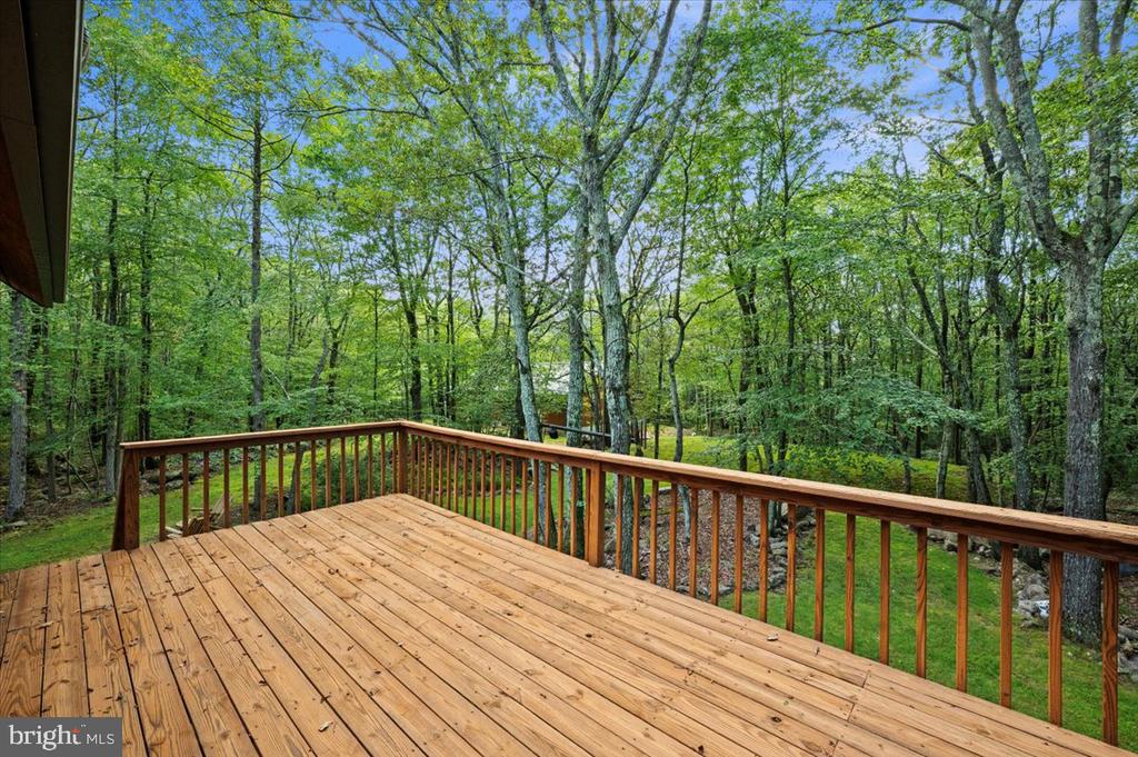 15 LOCUST DRIVE