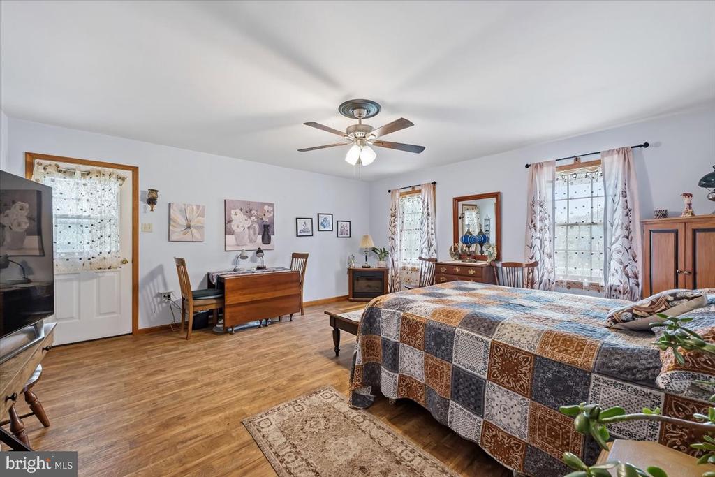 322 W 10TH STREET