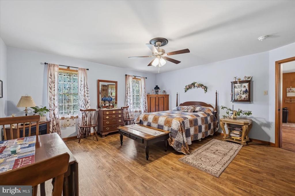 322 W 10TH STREET