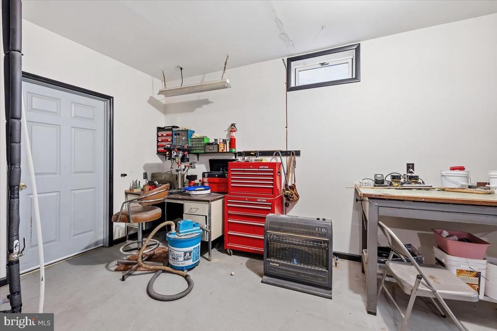 322 W 10TH STREET