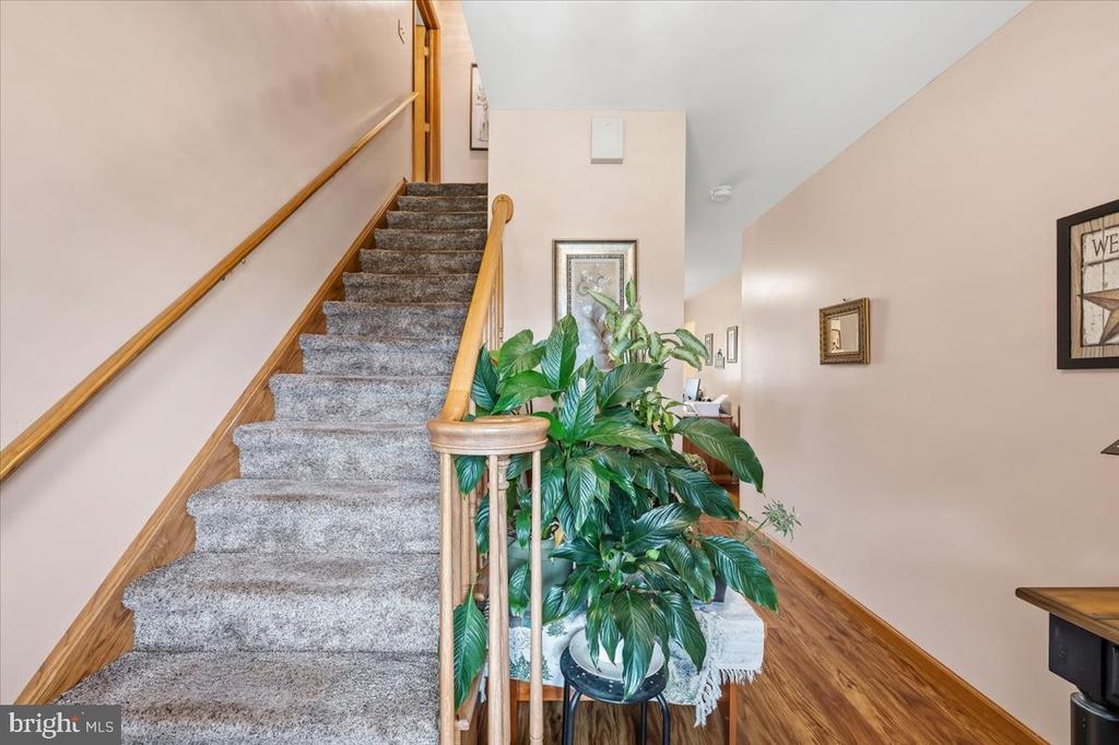 322 W 10TH STREET