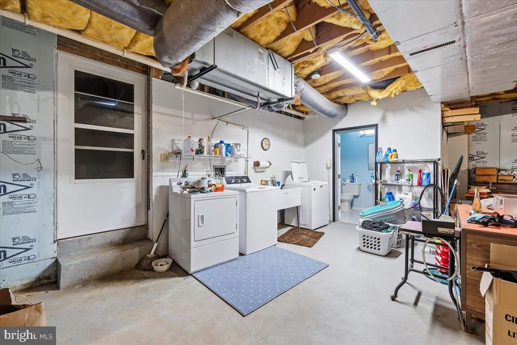 322 W 10TH STREET