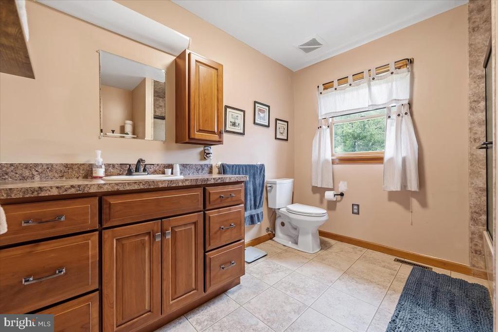 322 W 10TH STREET