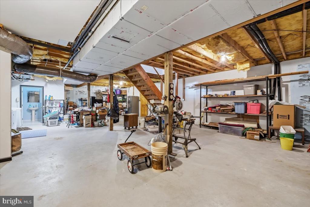 322 W 10TH STREET