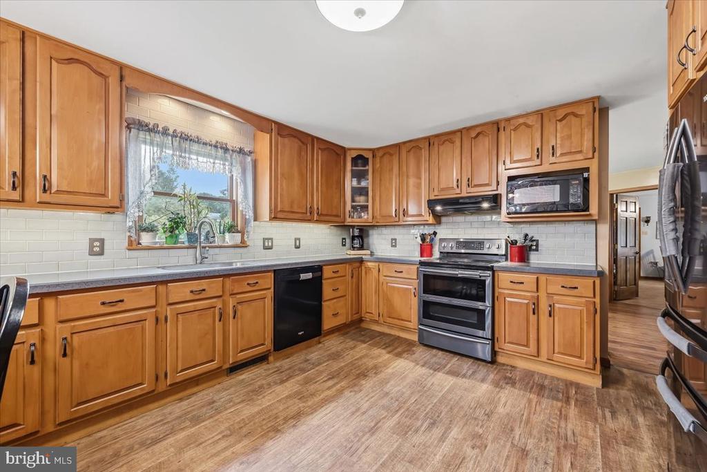 322 W 10TH STREET