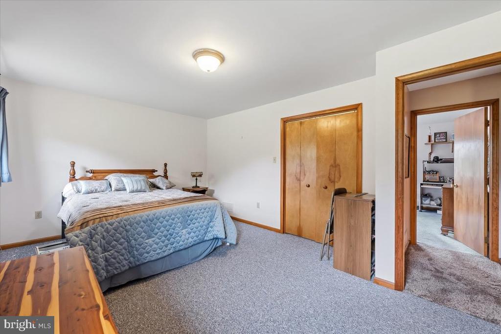 322 W 10TH STREET