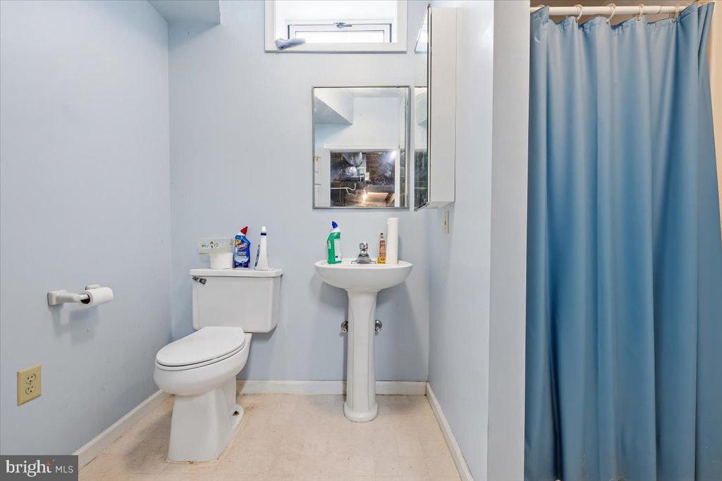 322 W 10TH STREET