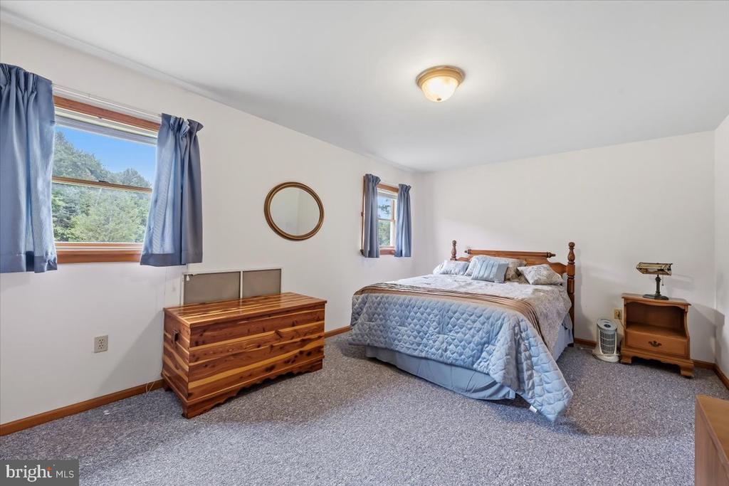 322 W 10TH STREET