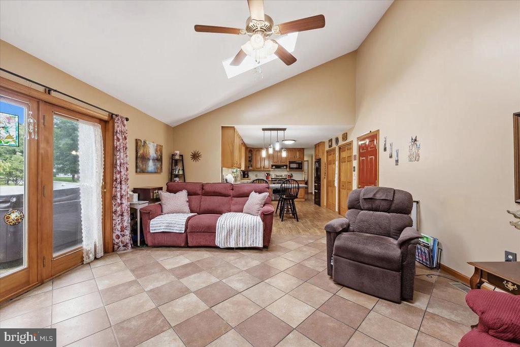 322 W 10TH STREET