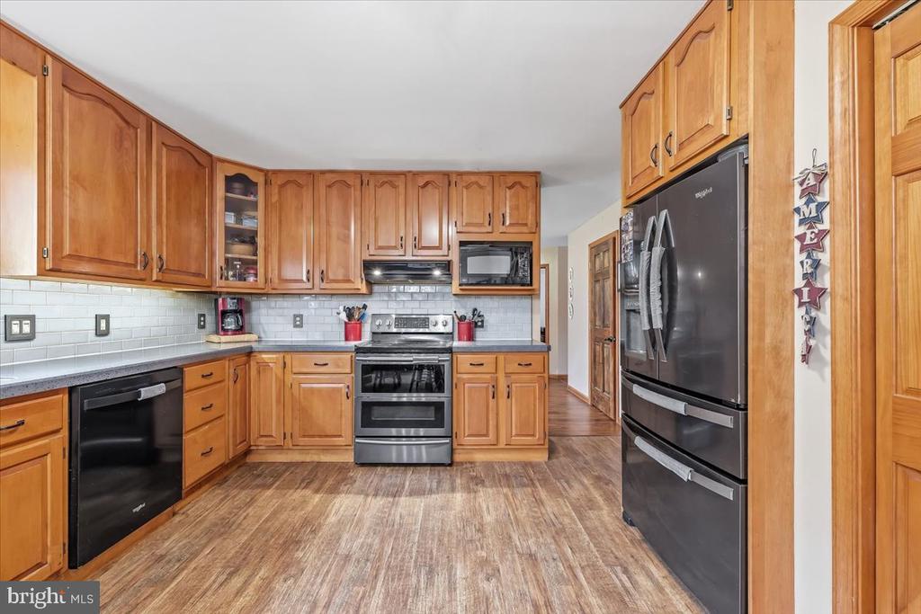322 W 10TH STREET