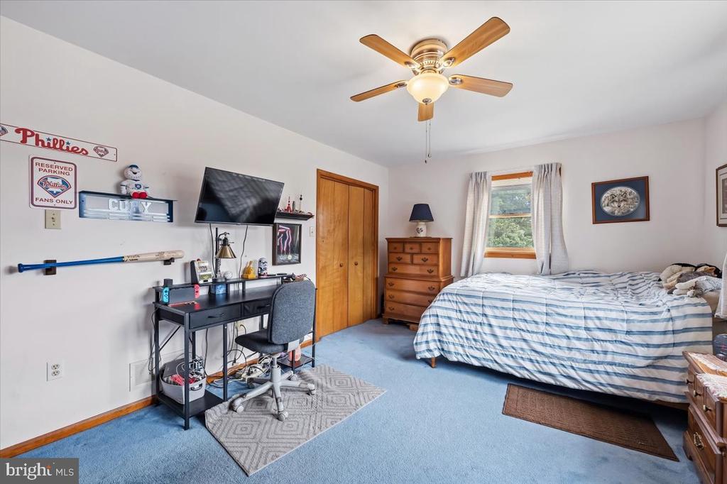 322 W 10TH STREET