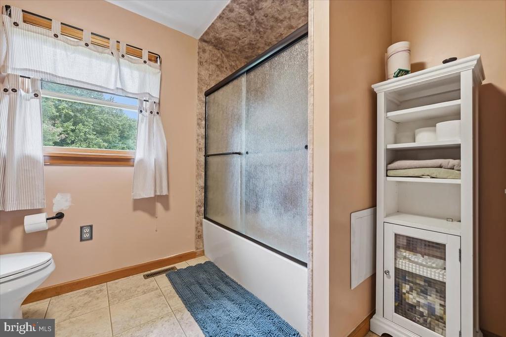 322 W 10TH STREET