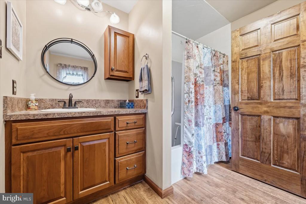 322 W 10TH STREET