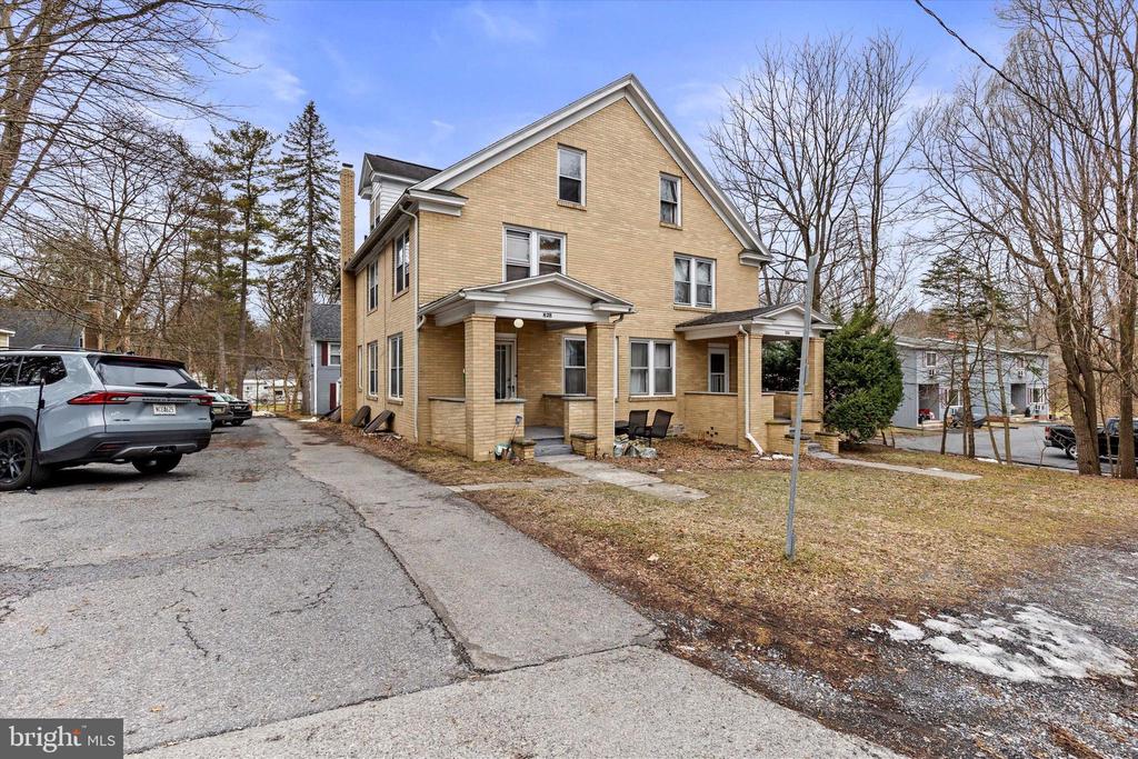 824 ELMWOOD STREET