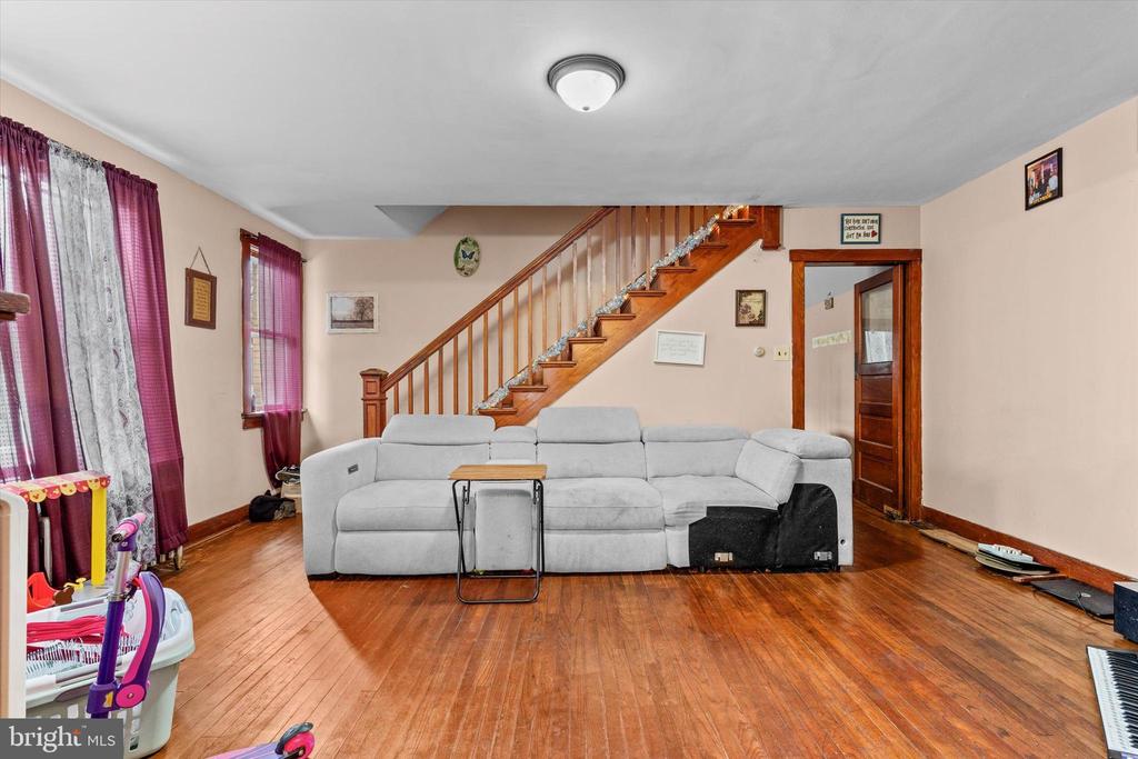 824 ELMWOOD STREET