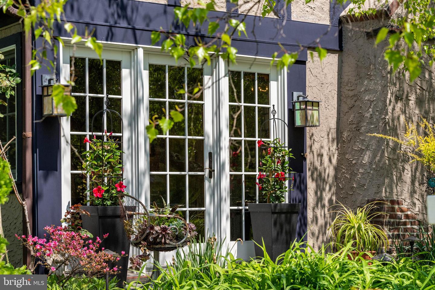 5 Hedgerow LANE