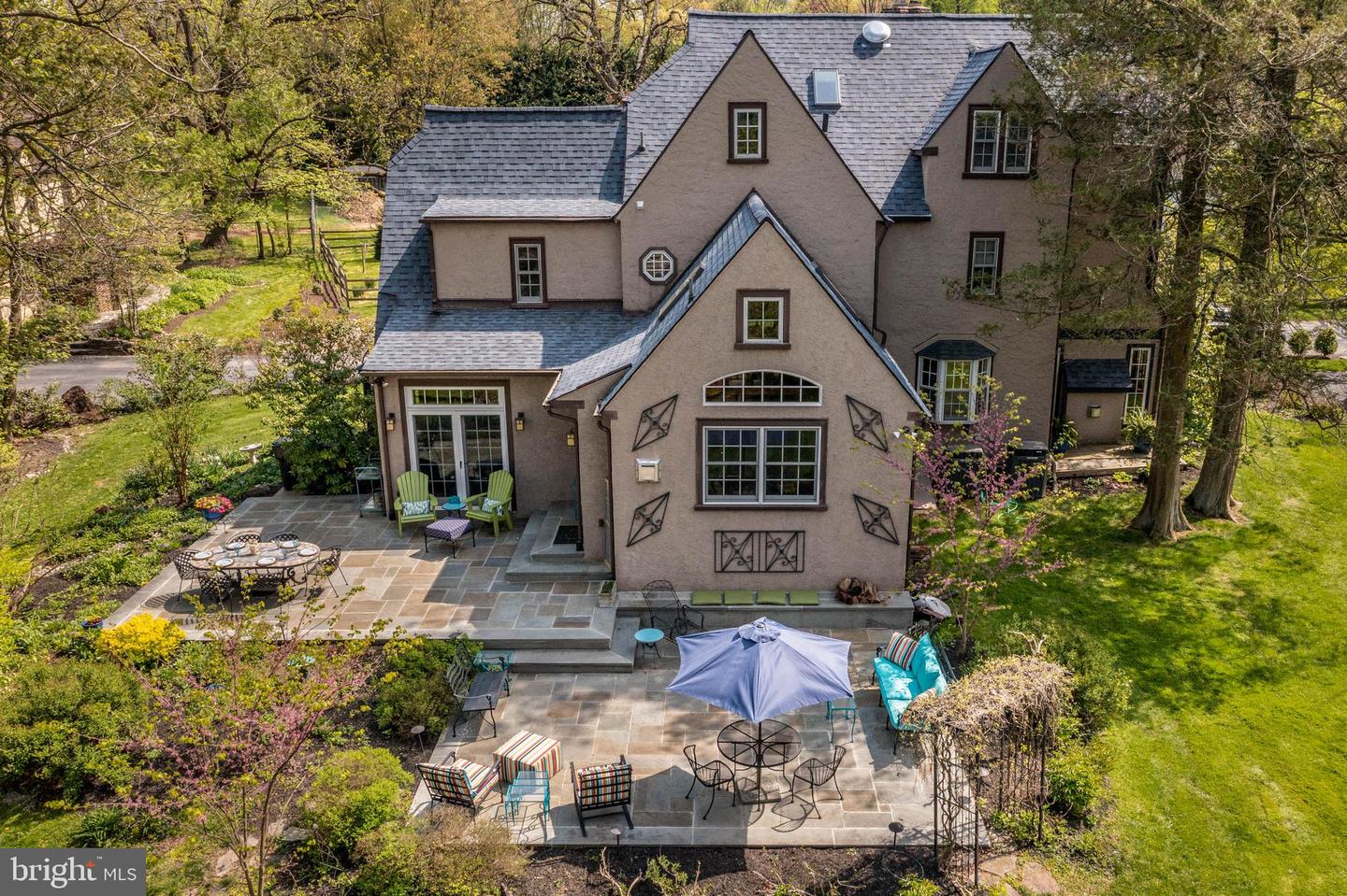 5 Hedgerow LANE