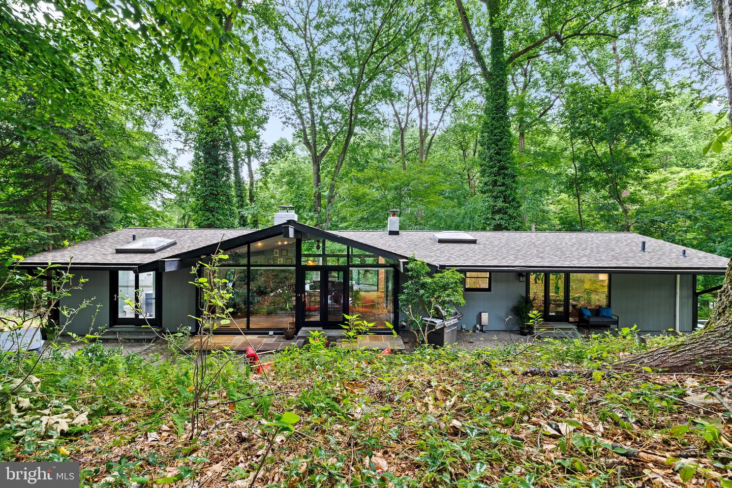 660 JEFFREY LANE