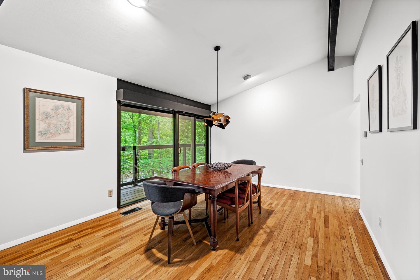 660 JEFFREY LANE