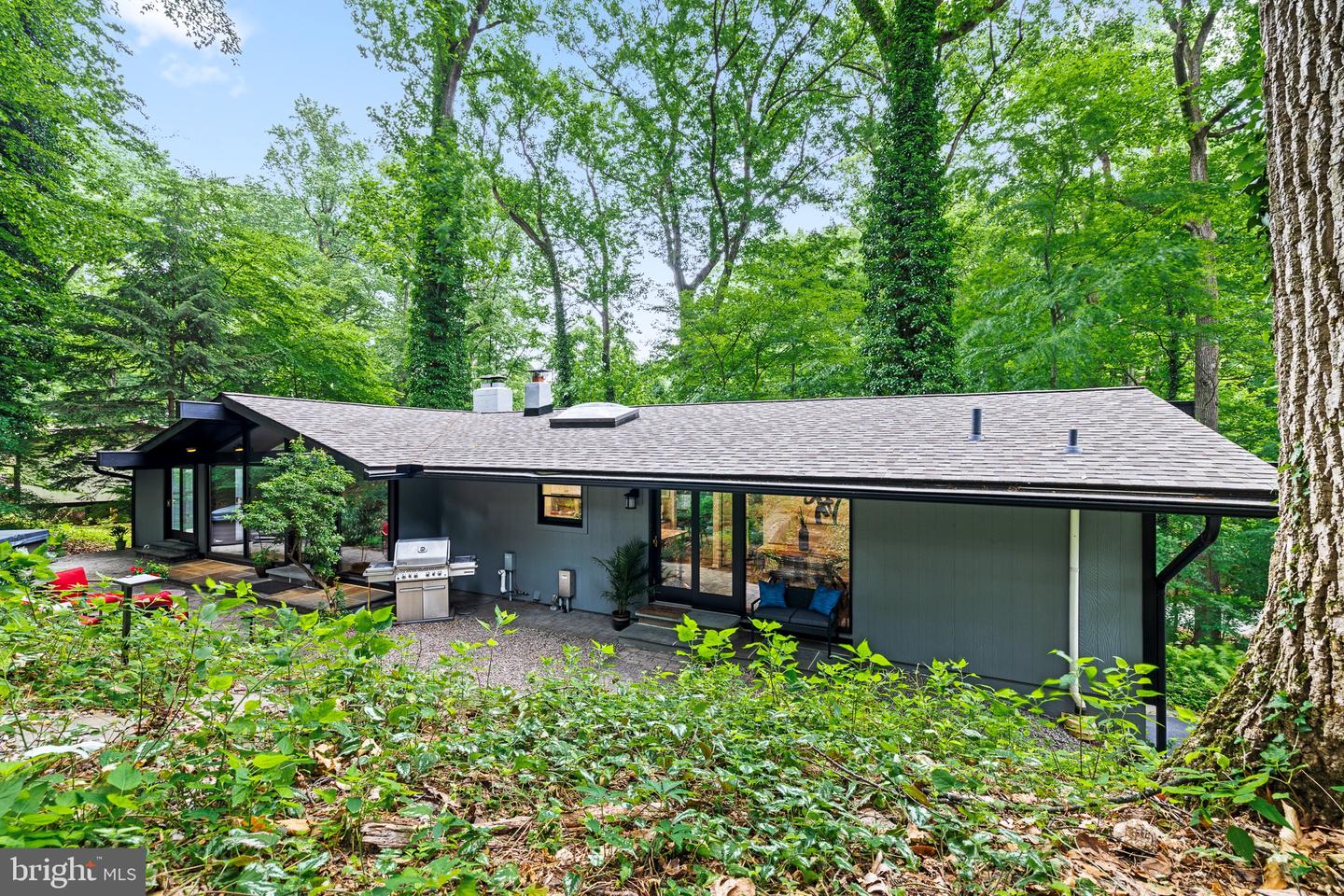 660 JEFFREY LANE