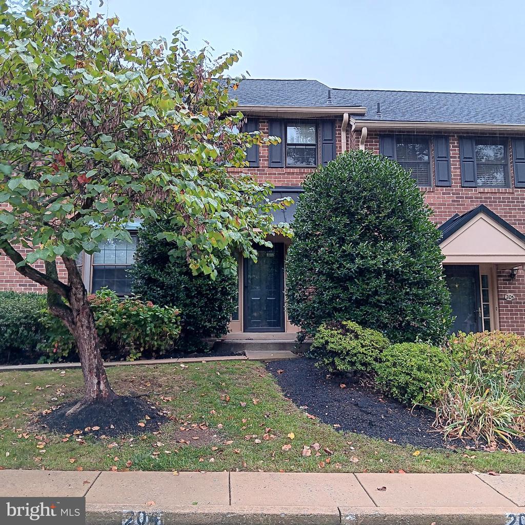 204 ARCHER COURT