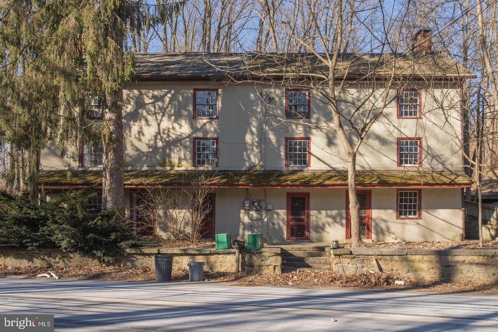 208 WESTTOWN WAY