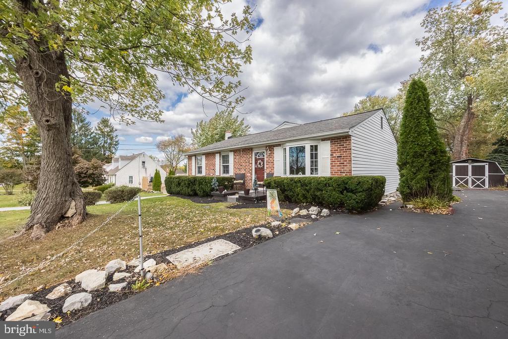 1113 ASHBRIDGE ROAD