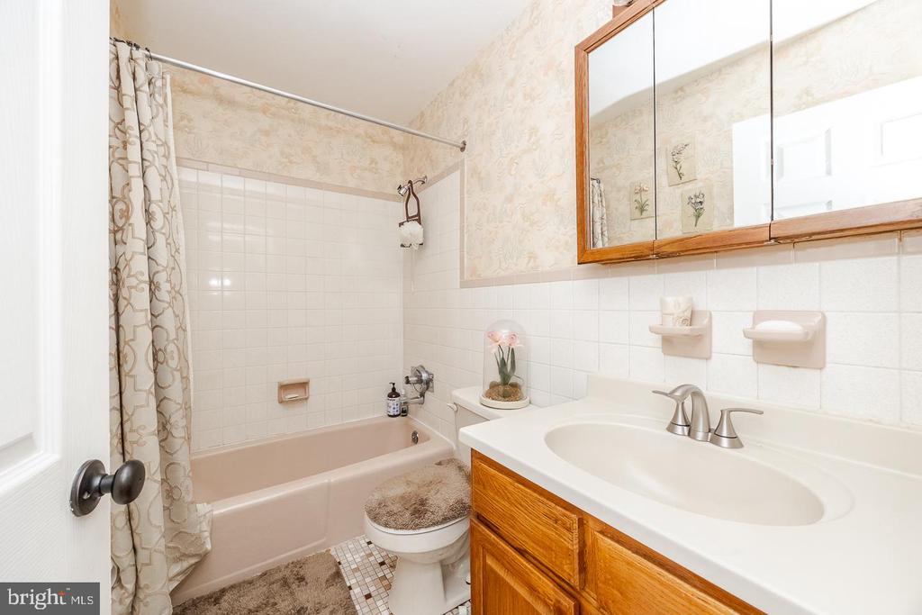 1113 ASHBRIDGE ROAD