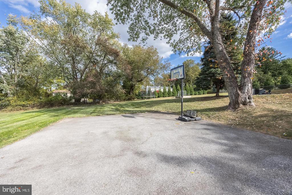 1113 ASHBRIDGE ROAD