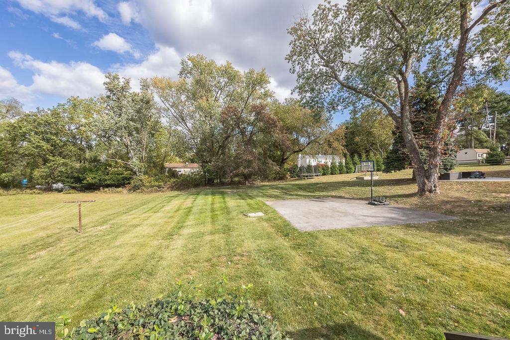 1113 ASHBRIDGE ROAD